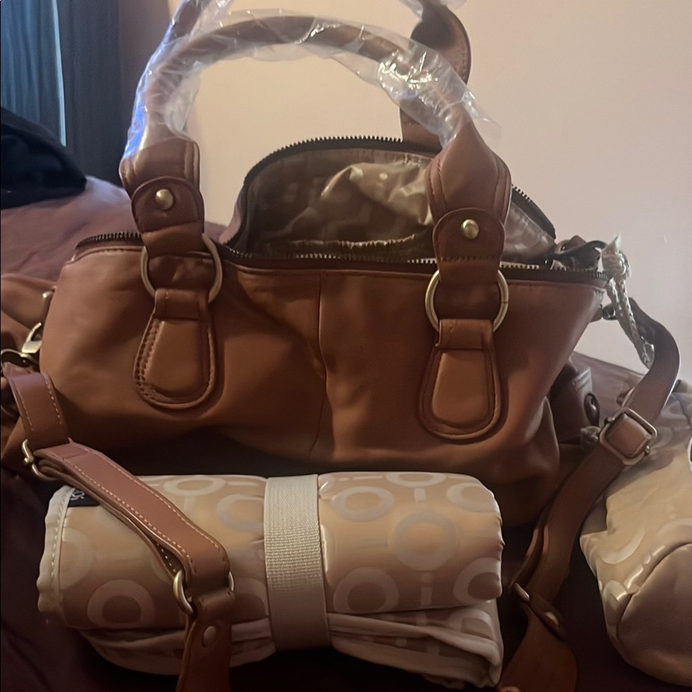 Elegant Brown Leather Handbag